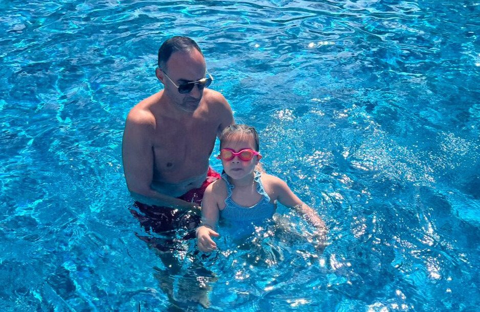 aprender a nadar a niños de 3 a 6 años